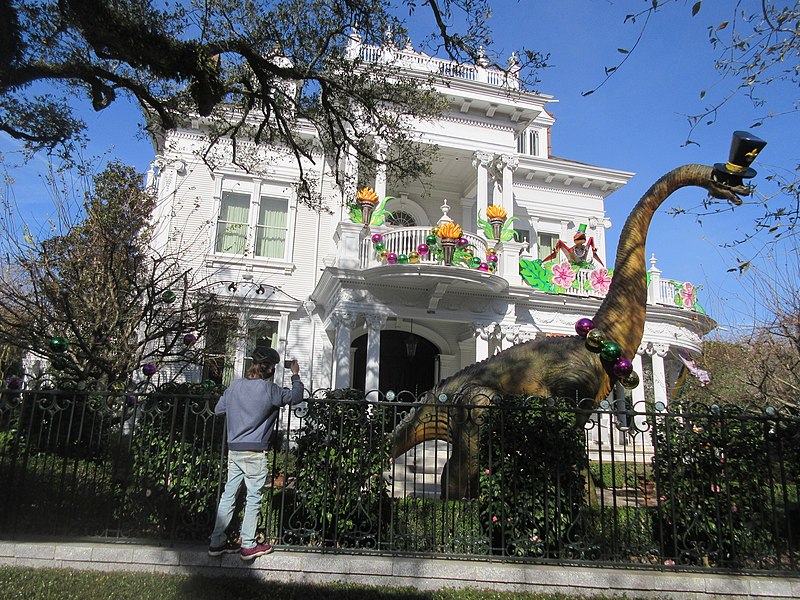A Virtual Mardi Gras Parade with House Floats