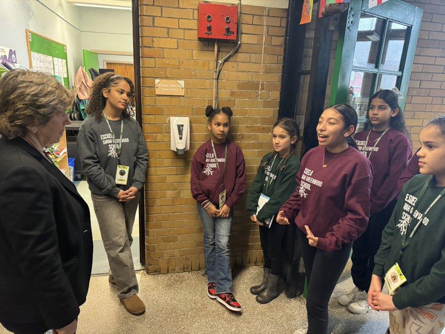 Randi Weingarten speaks with students