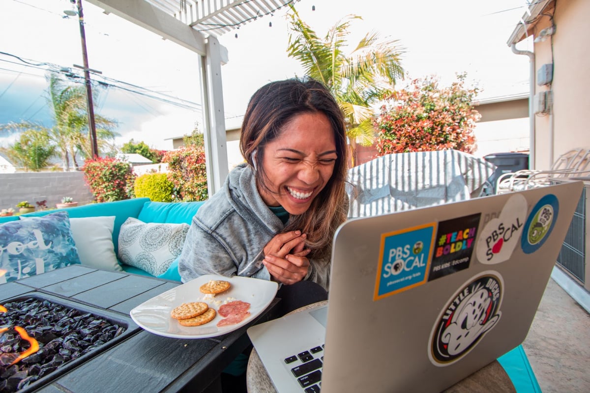 shelly talking with her little learners