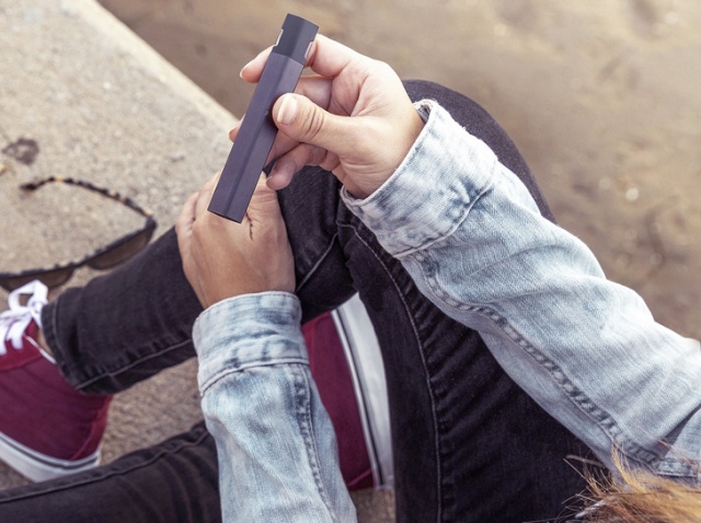 How to Use the Vaping and Juuling Trend to Teach Media Literacy